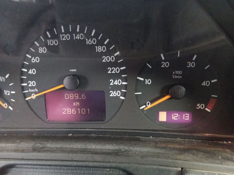 mercedes-benz clase e berlina (bm 210) del año 2003