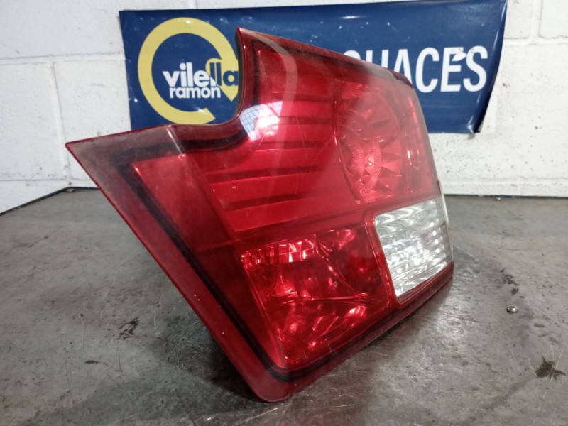 Recambio de piloto porton derecho para ssangyong kyron 2.7 turbodiesel cat (euro 4) referencia OEM IAM   