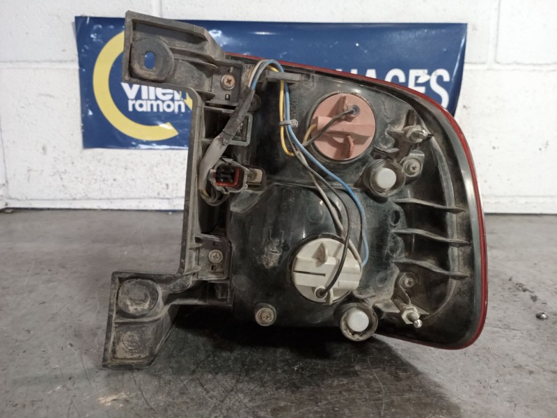 Recambio de piloto trasero derecho para ssangyong kyron 2.7 turbodiesel cat (euro 4) referencia OEM IAM   