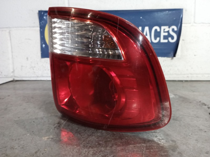 Recambio de piloto trasero izquierdo para ssangyong kyron 2.7 turbodiesel cat (euro 4) referencia OEM IAM   