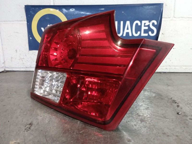 Recambio de piloto porton izquierdo para ssangyong kyron 2.7 turbodiesel cat (euro 4) referencia OEM IAM   