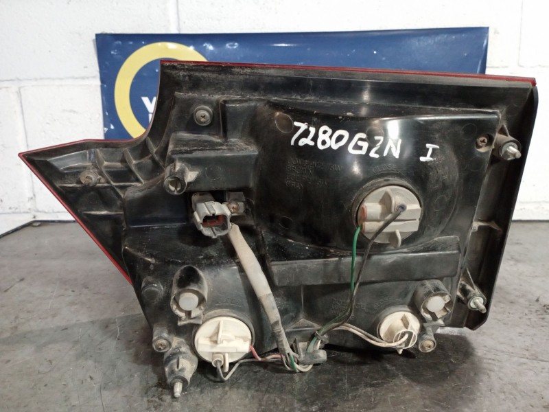 Recambio de piloto porton izquierdo para ssangyong kyron 2.7 turbodiesel cat (euro 4) referencia OEM IAM   