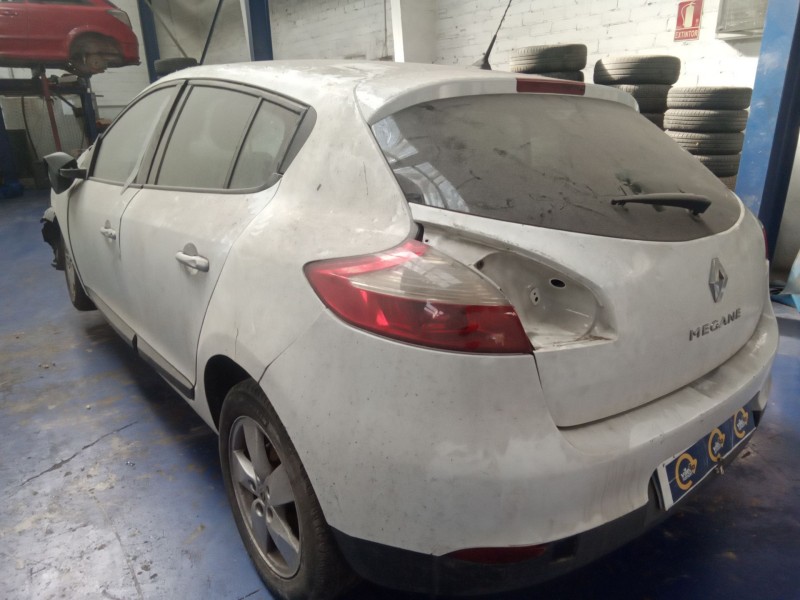 renault megane iii berlina 5 p del año 2010