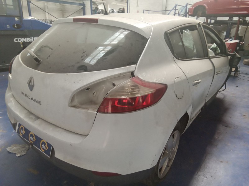 renault megane iii berlina 5 p del año 2010