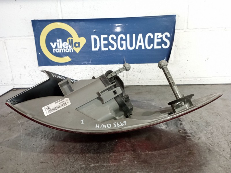 Recambio de piloto trasero izquierdo para renault megane iii berlina 5 p referencia OEM IAM   