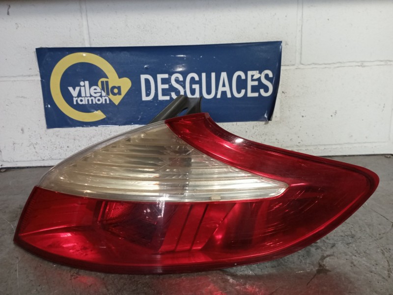 Recambio de piloto trasero derecho para renault megane iii berlina 5 p referencia OEM IAM   