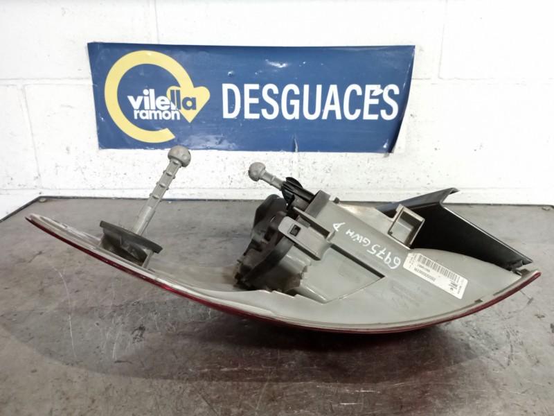 Recambio de piloto trasero derecho para renault megane iii berlina 5 p referencia OEM IAM   