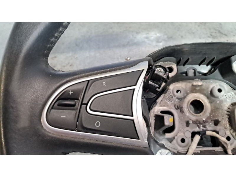 Recambio de volante para renault kadjar  | 0.15 - ...  | 0.15 - ... referencia OEM IAM 484005825R  