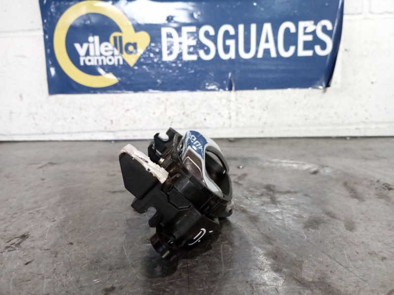 Recambio de maneta interior delantera derecha para renault kadjar  | 0.15 - ...  | 0.15 - ... referencia OEM IAM   