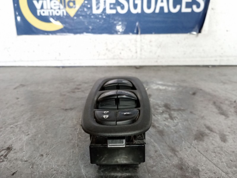 Recambio de mando elevalunas delantero izquierdo para renault kadjar  | 0.15 - ...  | 0.15 - ... referencia OEM IAM 254011766R  