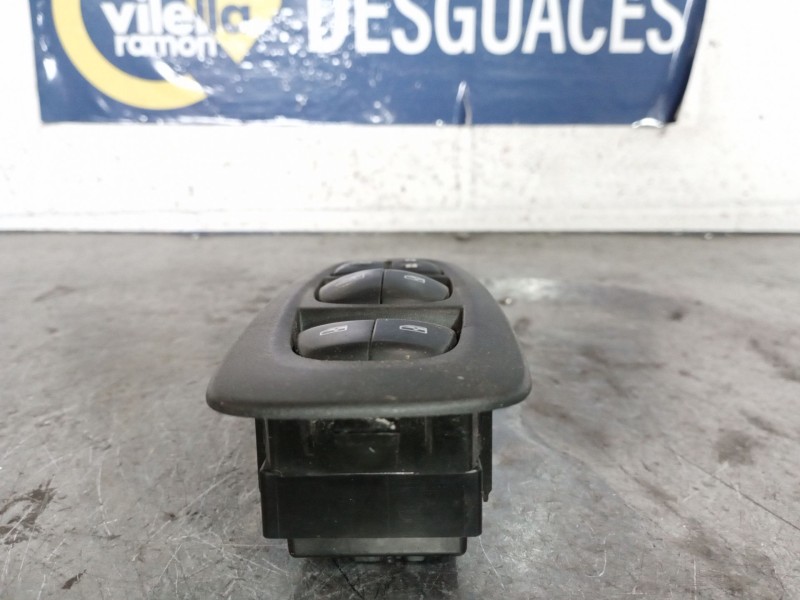 Recambio de mando elevalunas delantero izquierdo para renault kadjar  | 0.15 - ...  | 0.15 - ... referencia OEM IAM 254011766R  