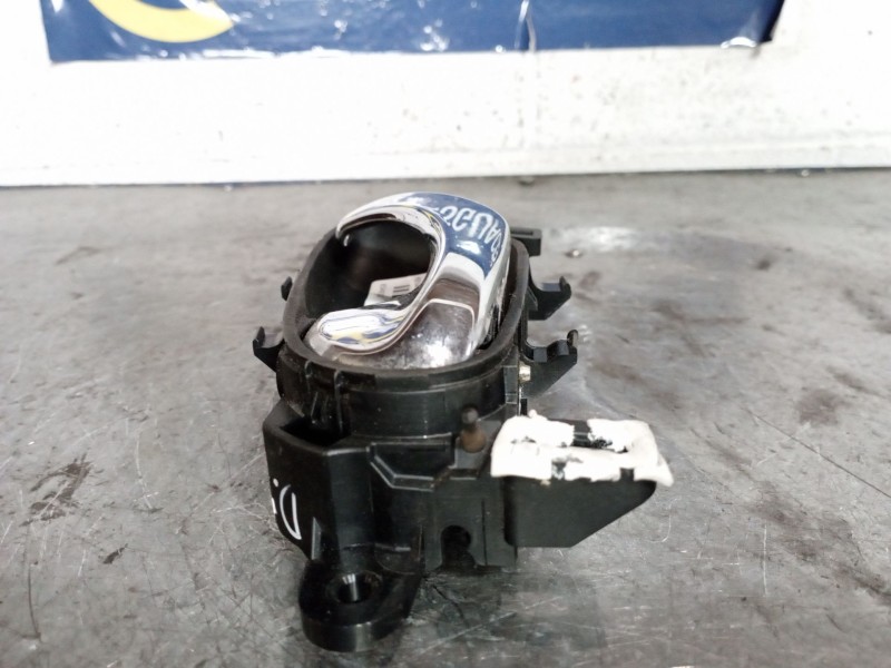 Recambio de maneta interior delantera izquierda para renault kadjar  | 0.15 - ...  | 0.15 - ... referencia OEM IAM   