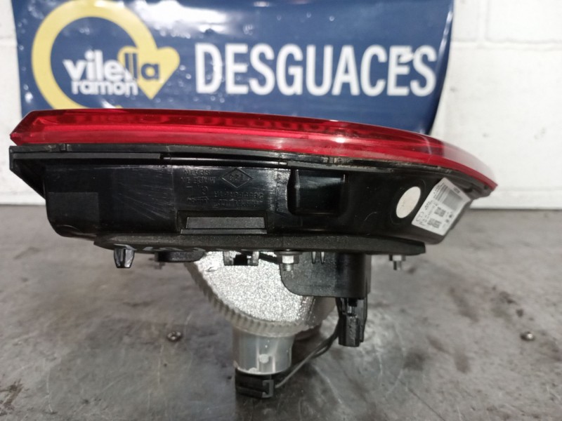 Recambio de piloto porton izquierdo para renault kadjar  | 0.15 - ...  | 0.15 - ... referencia OEM IAM 265550151R  