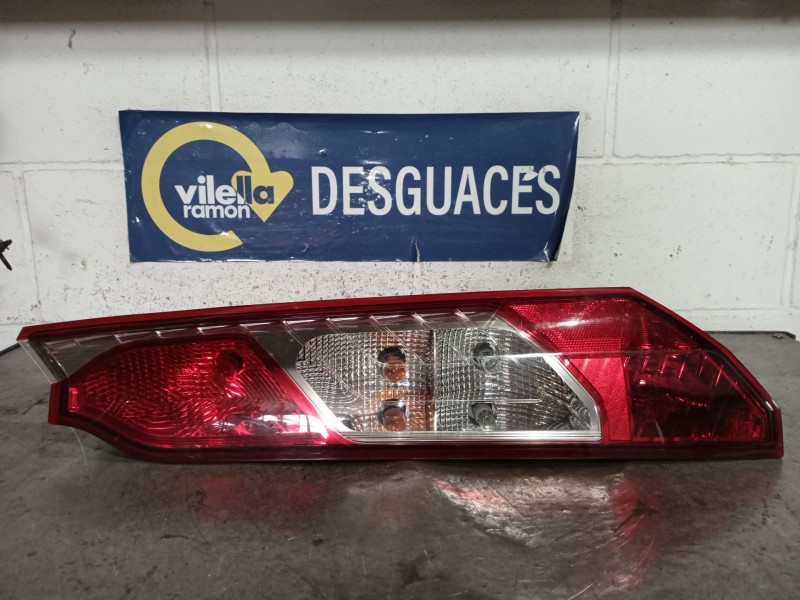 Recambio de piloto trasero derecho para ford transit connect kasten referencia OEM IAM   