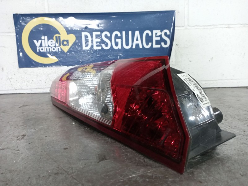 Recambio de piloto trasero derecho para ford transit connect kasten referencia OEM IAM   