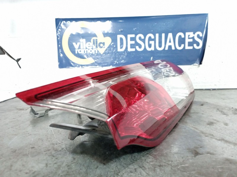 Recambio de piloto trasero derecho para ford transit connect kasten referencia OEM IAM   