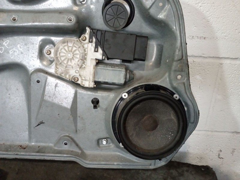 Recambio de elevalunas delantero izquierdo para volkswagen golf iv berlina (1j1) 1.9 tdi referencia OEM IAM   