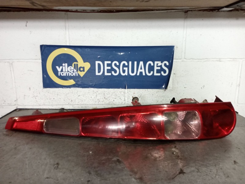 Recambio de piloto trasero derecho para citroen c8 2.0 hdi fap referencia OEM IAM   