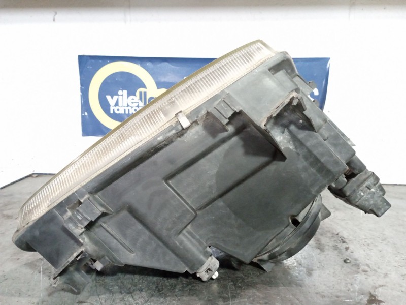 Recambio de faro izquierdo para renault megane 1.6e referencia OEM IAM   