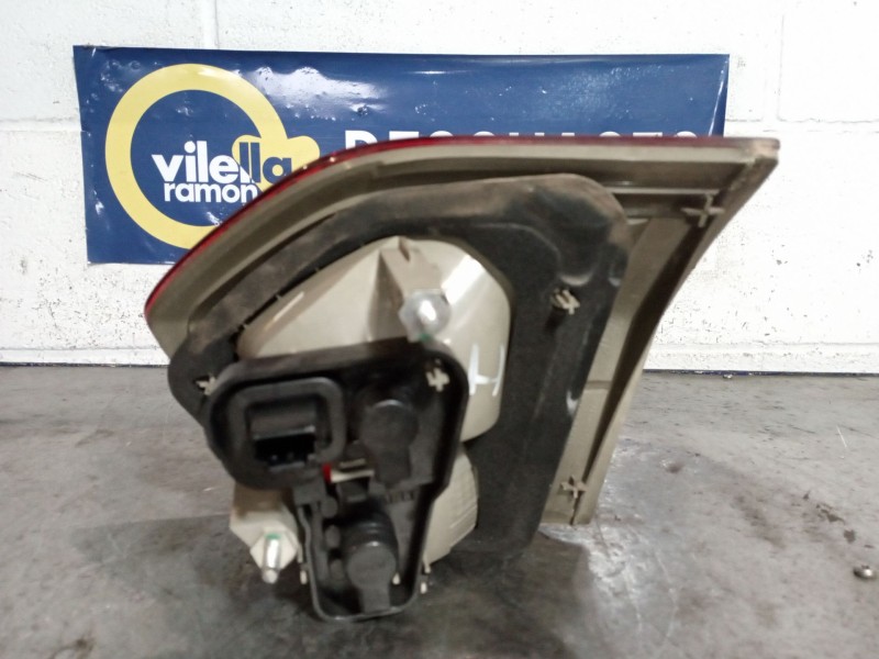 Recambio de piloto porton izquierdo para renault fluence  | ...  | ... referencia OEM IAM   