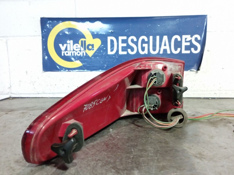 Recambio de piloto trasero derecho para peugeot 607 referencia OEM IAM   