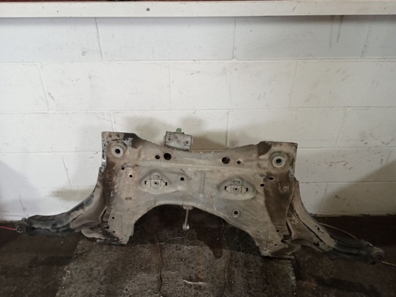 Recambio de puente delantero para renault captur adventure referencia OEM IAM   