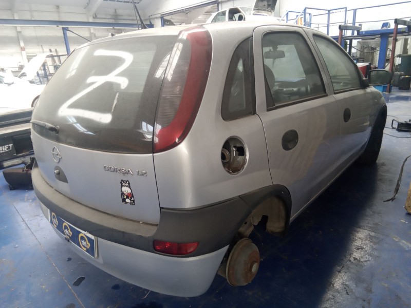 opel corsa c del año 2002