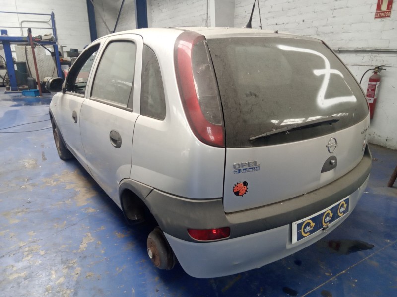 opel corsa c del año 2002