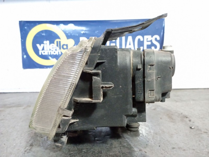 Recambio de faro izquierdo para citroen saxo 1.6 vts referencia OEM IAM 88205260 085847 