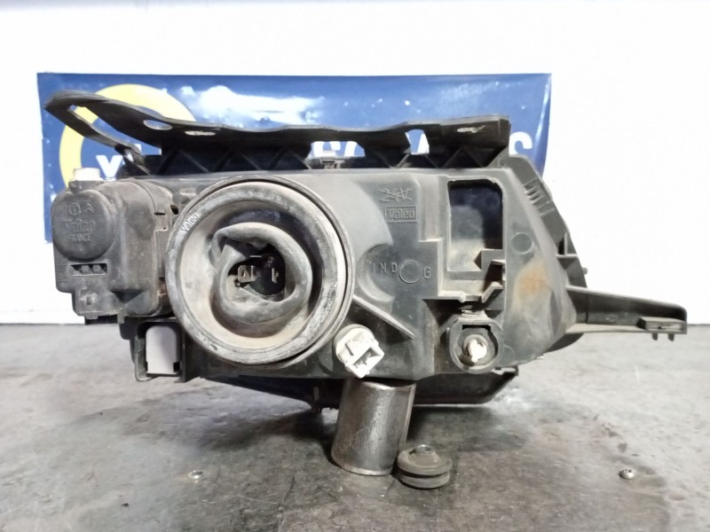 Recambio de faro izquierdo para citroen saxo 1.6 vts referencia OEM IAM 88205260 085847 