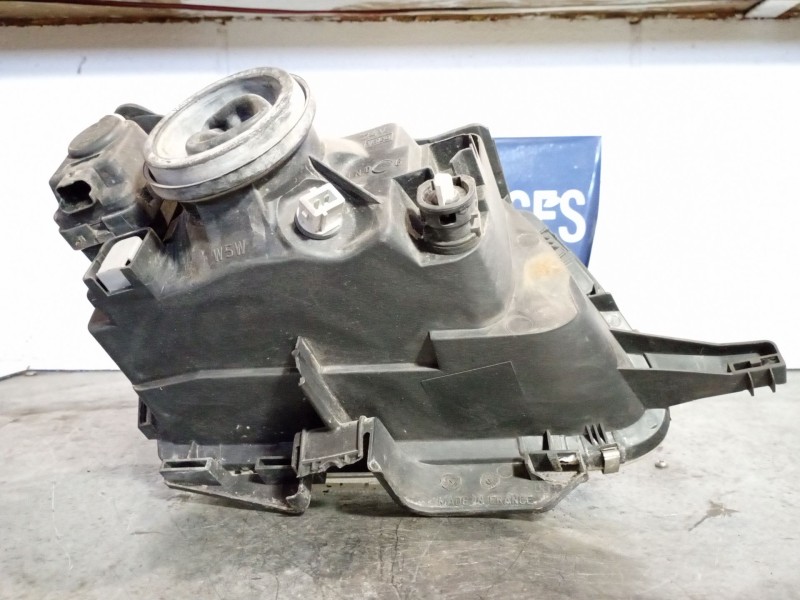 Recambio de faro izquierdo para citroen saxo 1.6 vts referencia OEM IAM 88205260 085847 