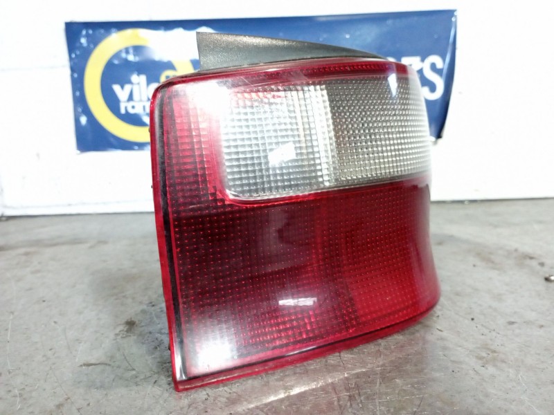 Recambio de piloto trasero izquierdo para citroen saxo 1.6 vts referencia OEM IAM   