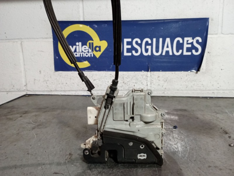 Recambio de cerradura puerta delantera derecha para seat altea xl 2.0 tdi 140 style referencia OEM IAM   