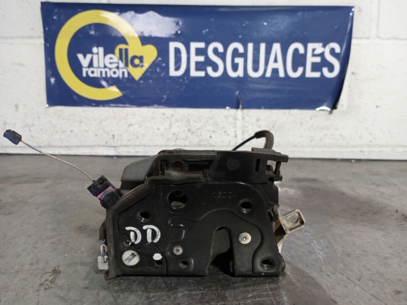 Recambio de cerradura puerta delantera derecha para seat altea xl 2.0 tdi 140 style referencia OEM IAM   