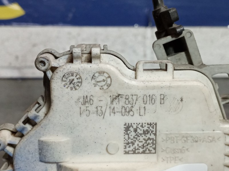 Recambio de cerradura puerta delantera derecha para seat altea xl 2.0 tdi 140 style referencia OEM IAM   