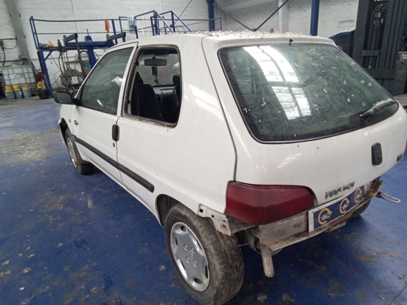 peugeot 106 (s2) del año 2000