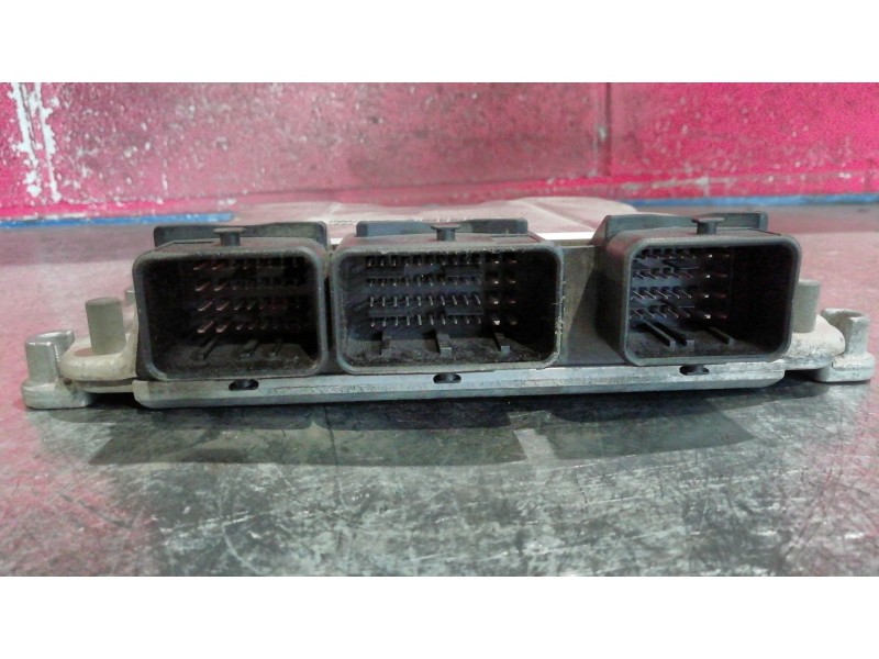 Recambio de centralita motor uce para peugeot 307 break / sw (s1) sw | 04.02 - 12.04 sw | 04.02 - 12.04 referencia OEM IAM 02810