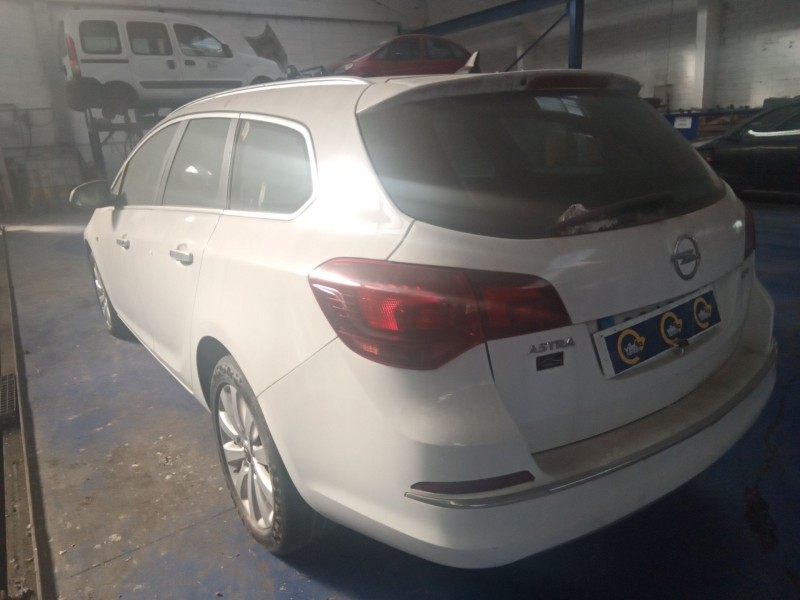 opel astra j sports tourer (08.2010)  | ... del año 2013