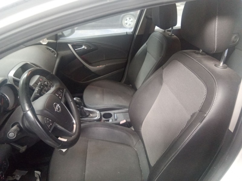 opel astra j sports tourer (08.2010)  | ... del año 2013