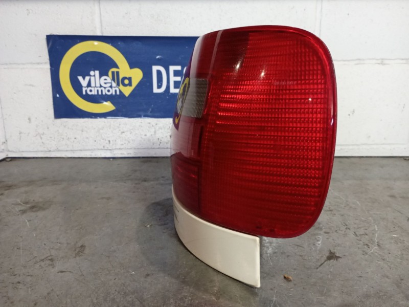 Recambio de piloto trasero derecho para audi a4 berlina (b5) 1.8 referencia OEM IAM   