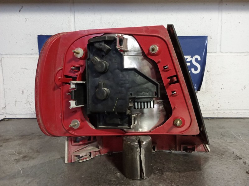 Recambio de piloto trasero derecho para audi a4 berlina (b5) 1.8 referencia OEM IAM   