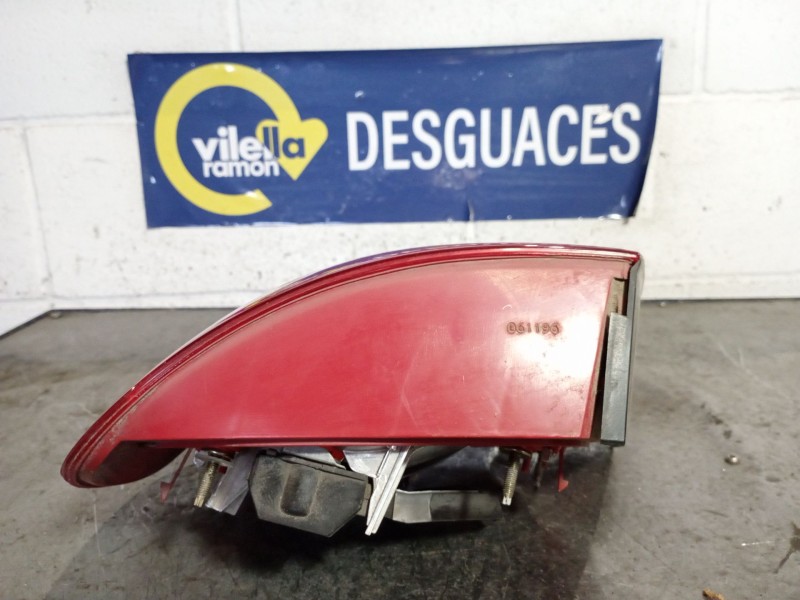 Recambio de piloto trasero derecho para audi a4 berlina (b5) 1.8 referencia OEM IAM   