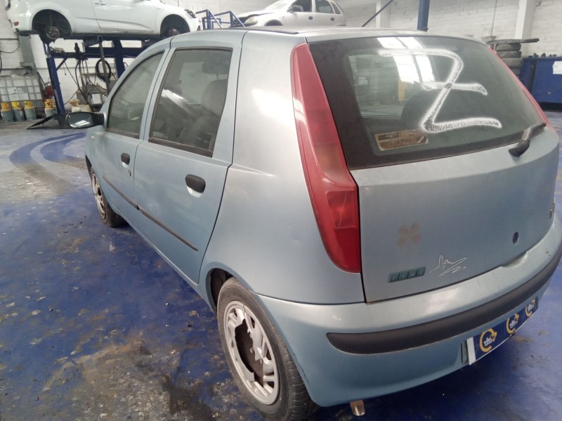 fiat punto berlina (188) del año 2000