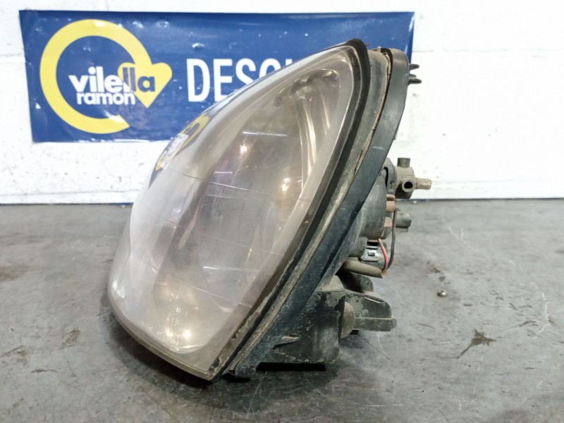 Recambio de faro izquierdo para hyundai santa fe (sm) 2.0 gls crdi 4x4 referencia OEM IAM   