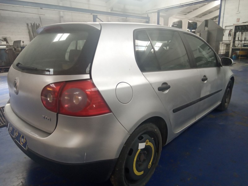 volkswagen golf v berlina (1k1) del año 2004