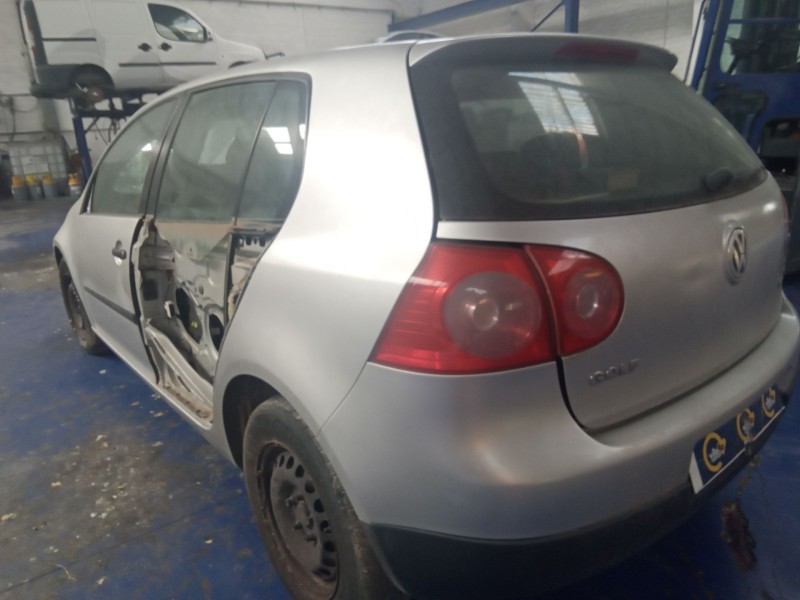 volkswagen golf v berlina (1k1) del año 2004