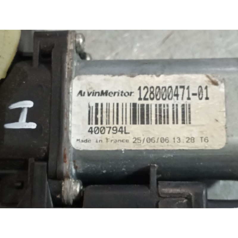 Recambio de elevalunas delantero izquierdo para renault megane ii berlina 3p  | 0.02 - 0.09  | 0.02 - 0.09 referencia OEM IAM   