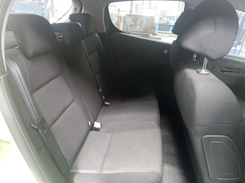 peugeot 207 del año 2006