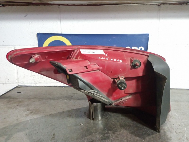 Recambio de piloto trasero derecho para peugeot 407 sw 1.6 hdi referencia OEM IAM   
