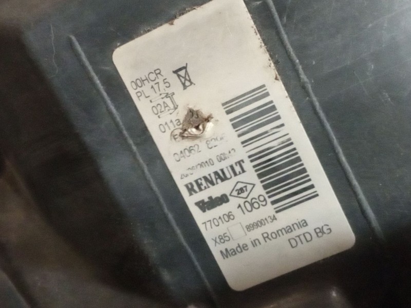 Recambio de faro derecho para renault clio exception2 1.5dci105 eco2 referencia OEM IAM   